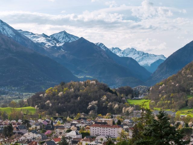 Vue sur la vallée d'Argeles Gazost et ses villages de montagne