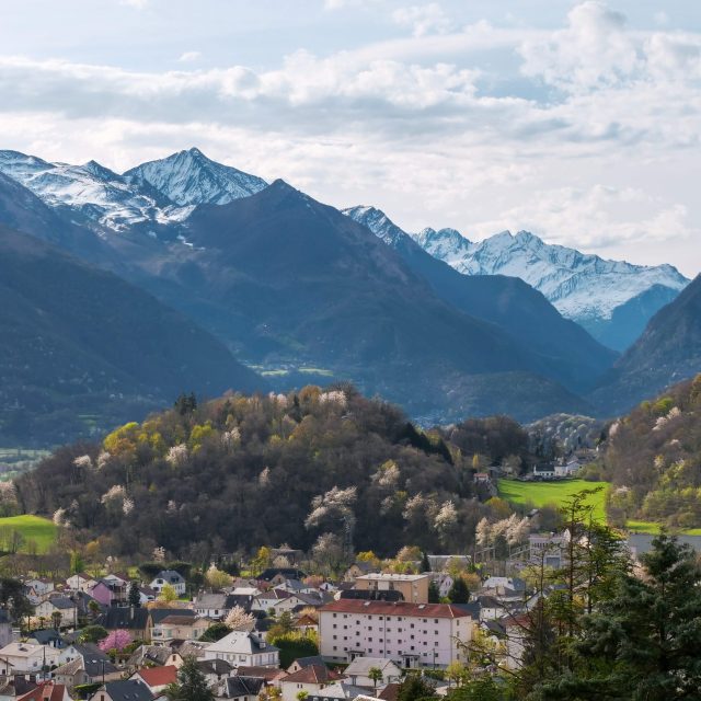 Blick auf das Tal von Argeles Gazost und seine Bergdörfer