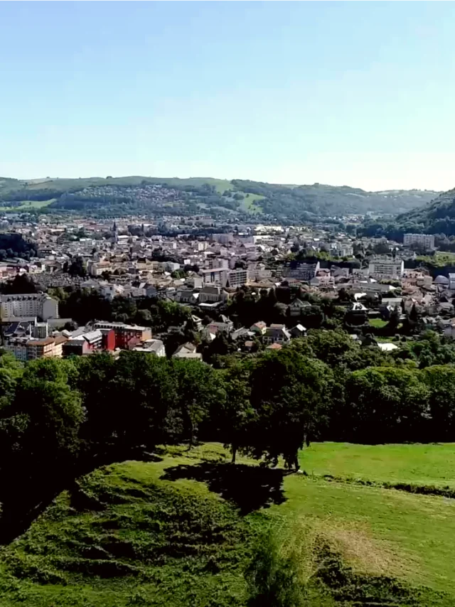 Vue aérienne de la ville de Lourdes